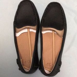 UGG women’s Loafer